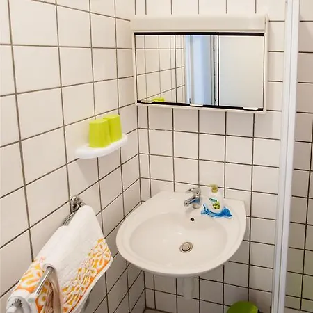 Friendly People's ザダル