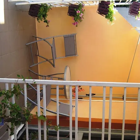 Friendly People's ザダル