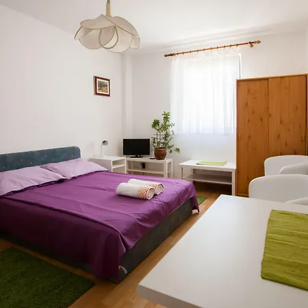 Friendly People's Gasthof 3*