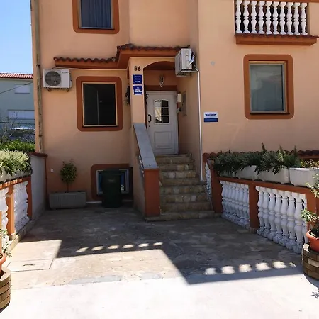 Gostinjska kuća Friendly People's 3*