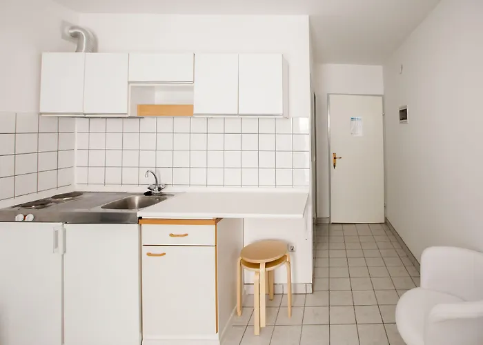 Friendly People's 3*